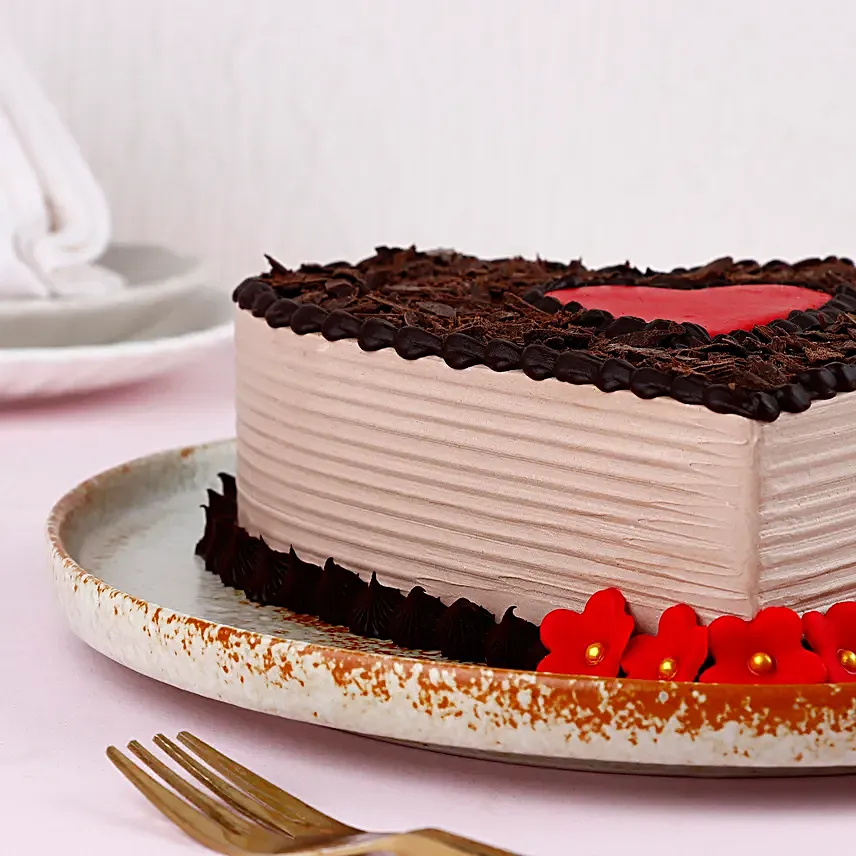 Choco Heart Valentine s Cake Half Kg