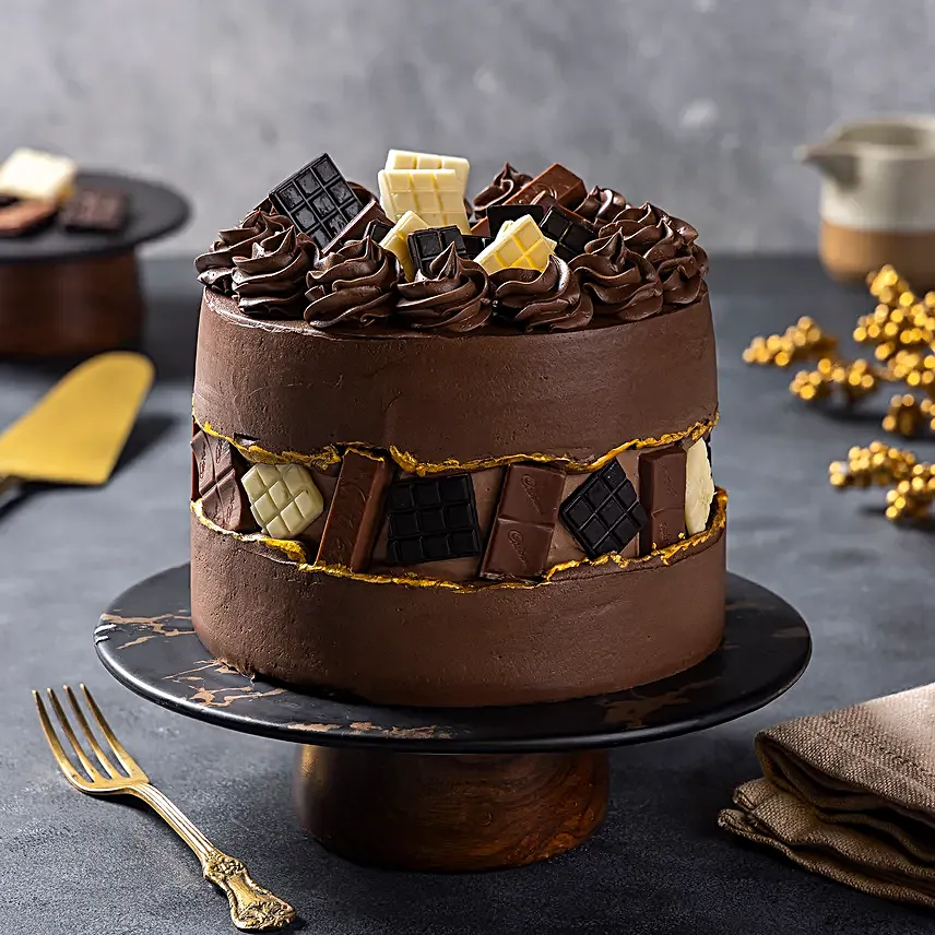 Choco Magic Eggless Cream Cake