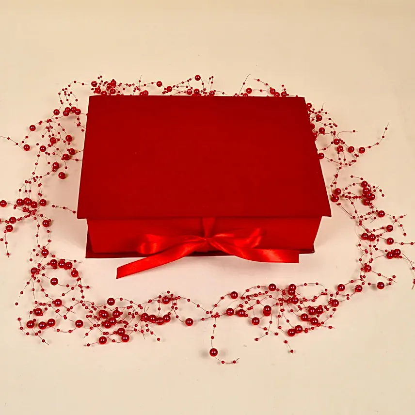 Chocolate And Flowers Gift Hamper For Women