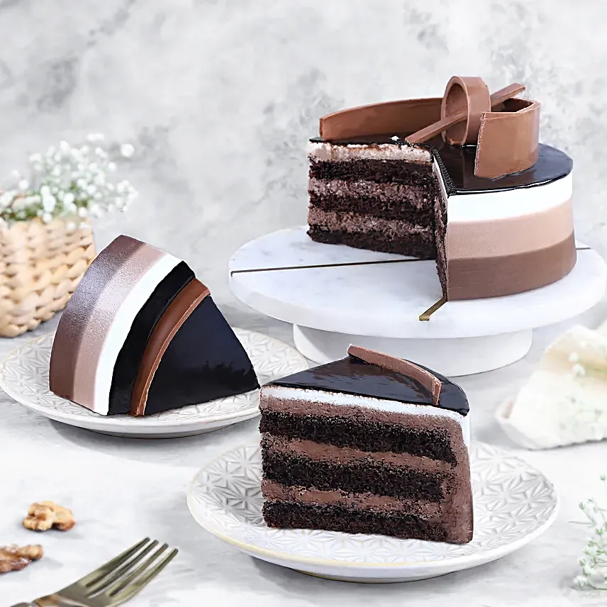 Chocolate Trio Cream Cake Half Kg