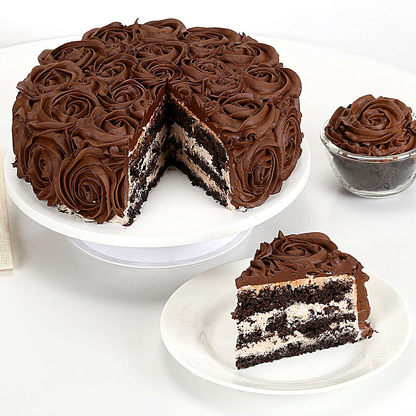 Chocolaty Rose Cake Half kg