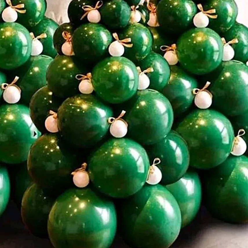 Christmas Tree Balloon Decor