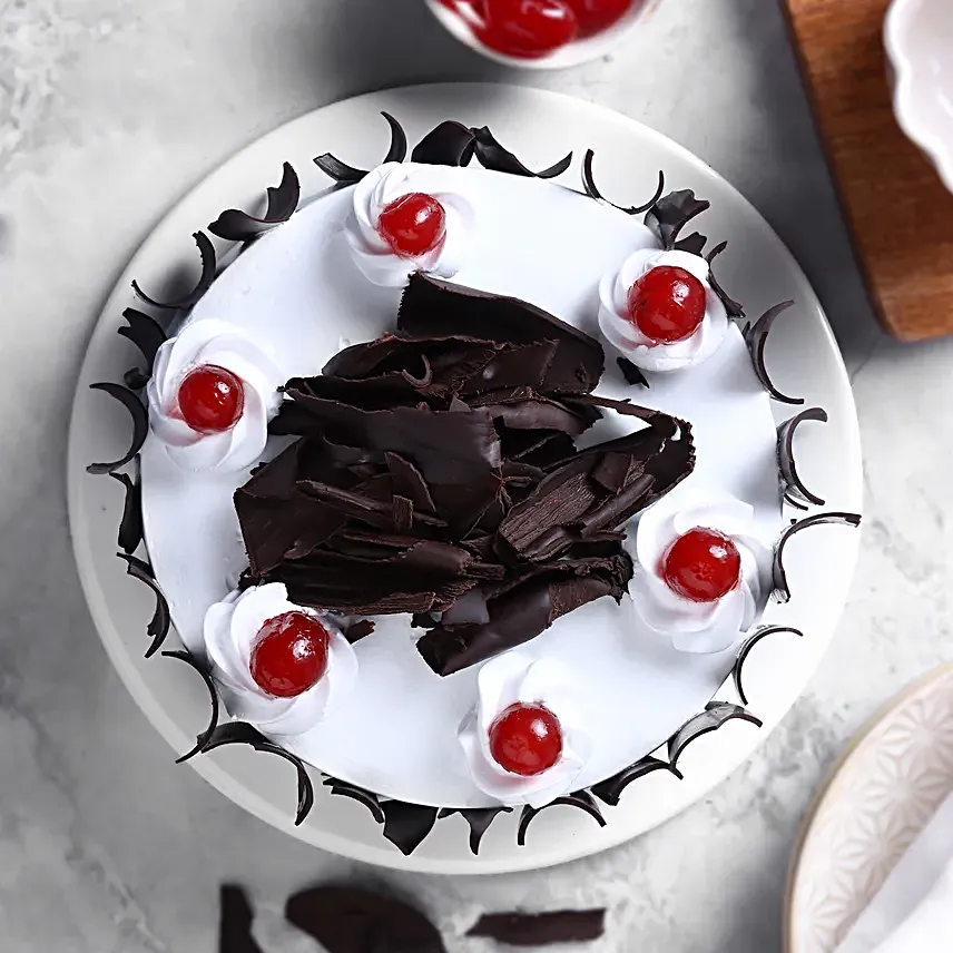Classic Black Forest Cake Half Kg