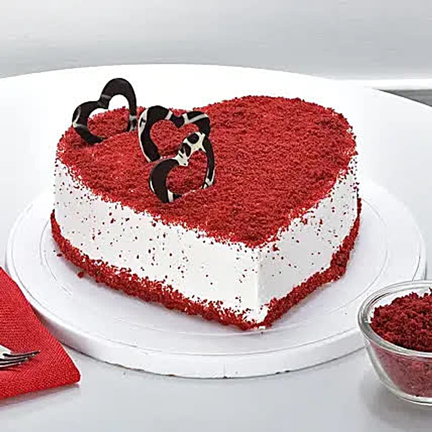 Cream Red Velvet Heart Cake Half Kg