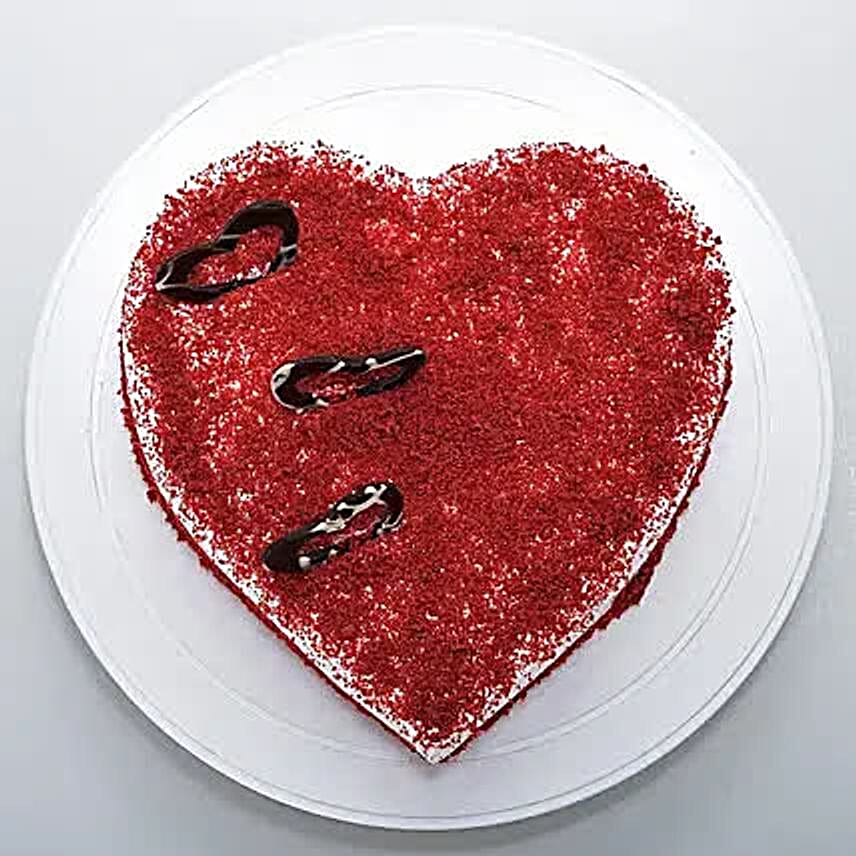 Cream Red Velvet Heart Cake Half Kg