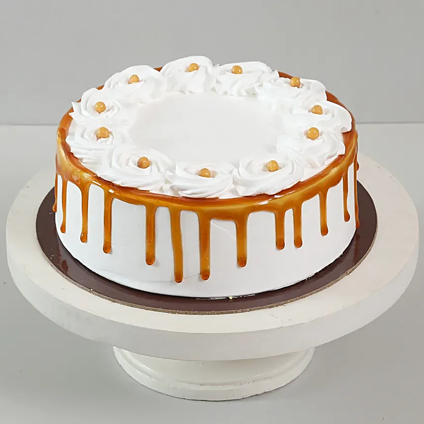 Declicious cruncy butterscotch cream cake