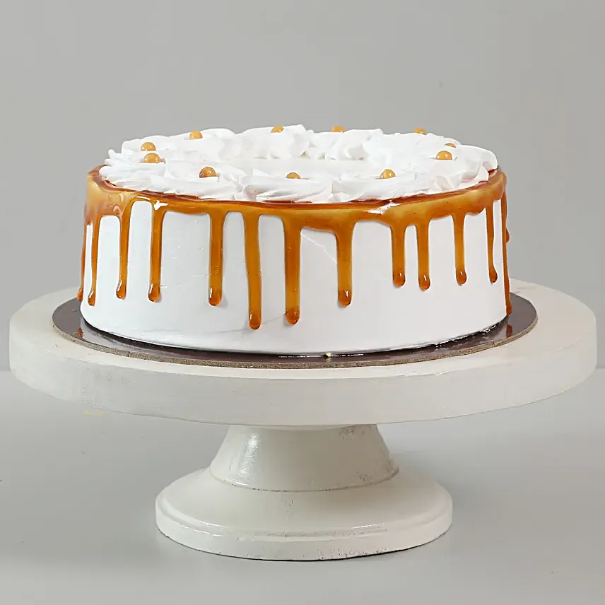Declicious cruncy butterscotch cream cake