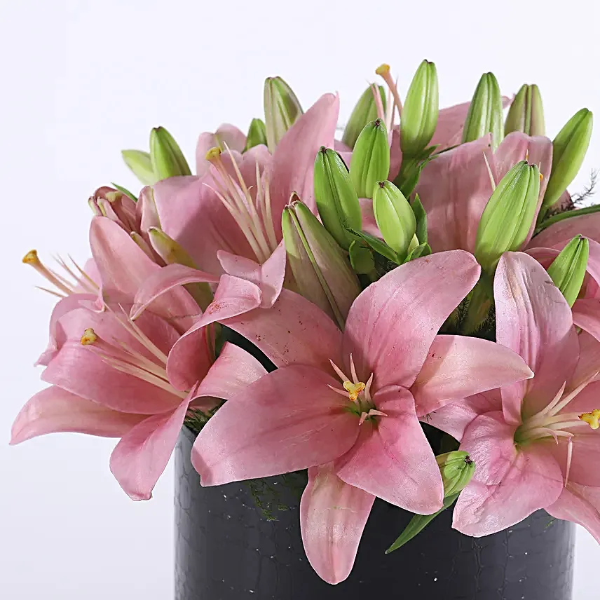 Online Romantic Flower Arrangement