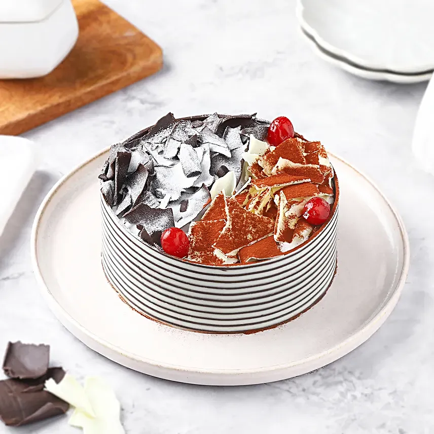 Divine Black Forest Eggless Cake Half Kg