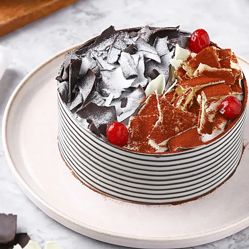 Divine Black Forest Eggless Cake Half Kg