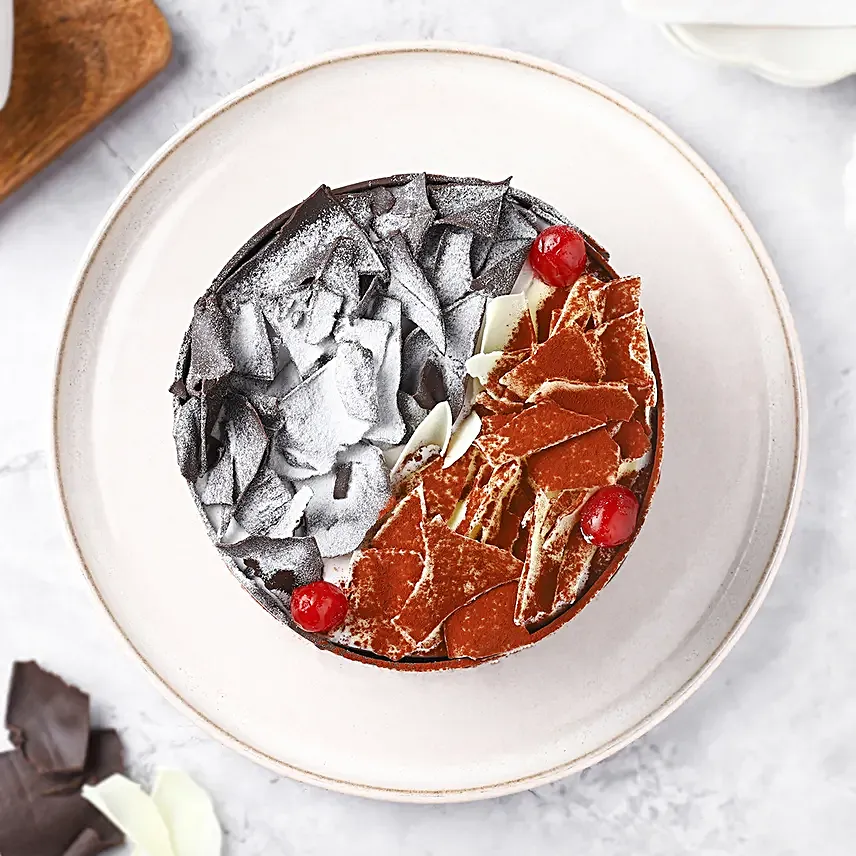 Divine Black Forest Eggless Cake Half Kg
