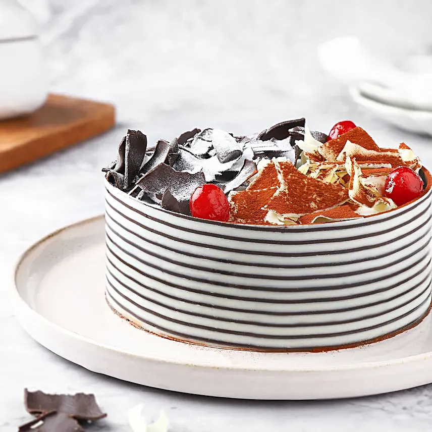 Divine Black Forest Eggless Cake Half Kg