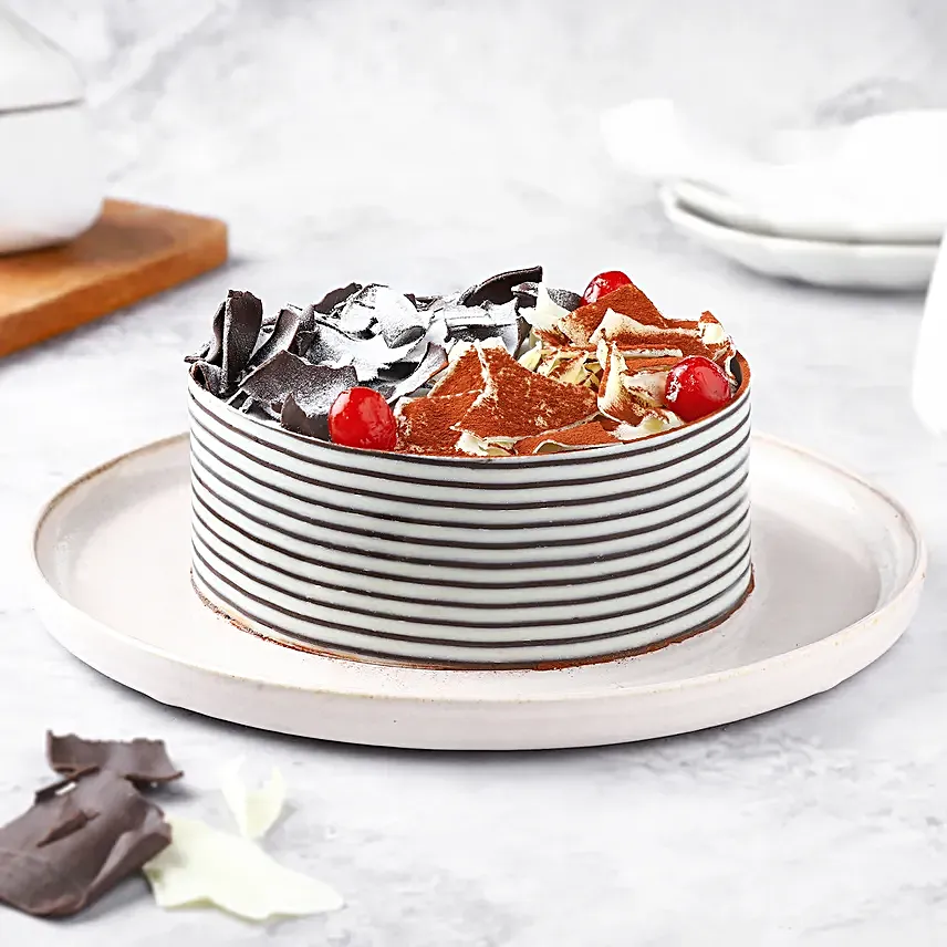 Divine Black Forest Eggless Cake Half Kg