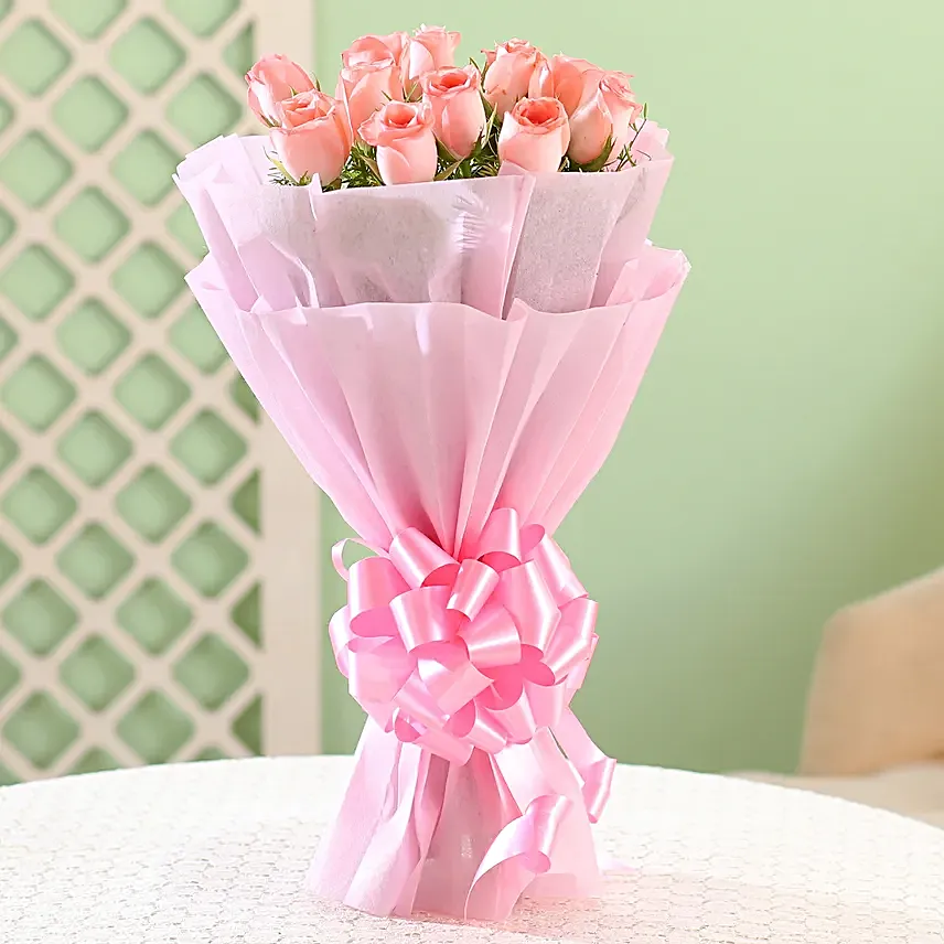 Bouquet of 12 pink roses