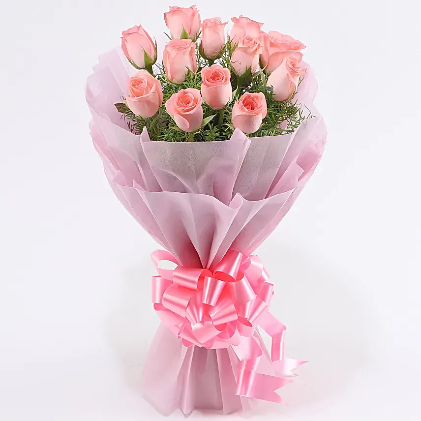 Bouquet of 12 pink roses