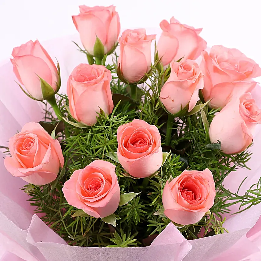 Bouquet of 12 pink roses