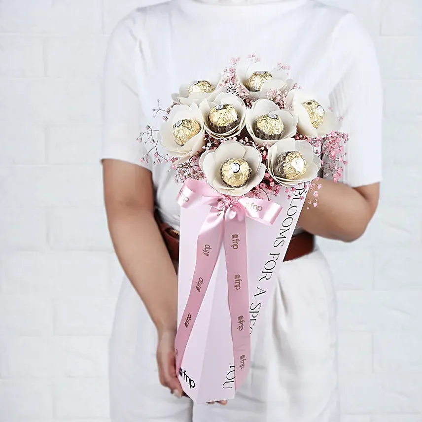 Elegant Rocher Bouquet N Dainty Necklace