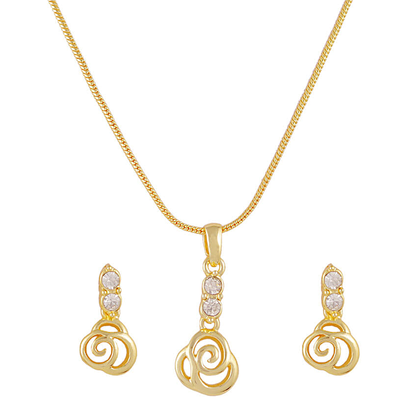 Golden neckpiece with earring