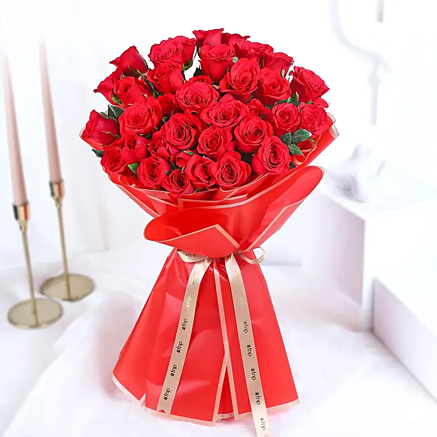 Eternal Bloom of Red Roses