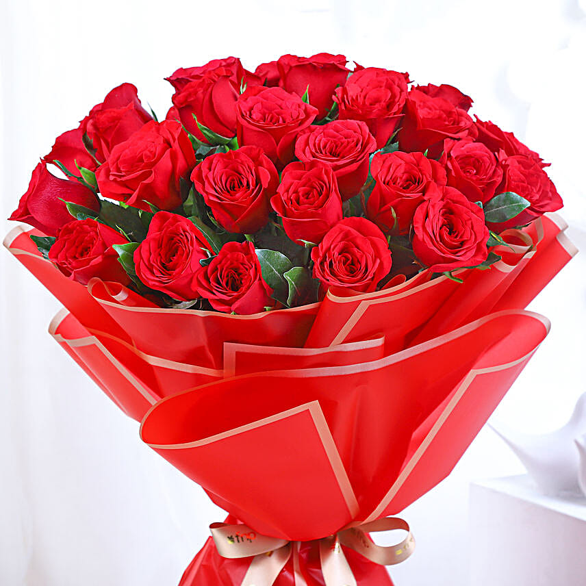 Eternal Bloom of Red Roses