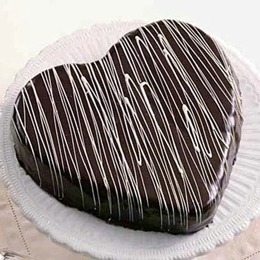 Simple chocolate heart cake half kg