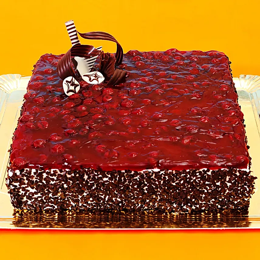 Sqaure Design Blueberry Cake