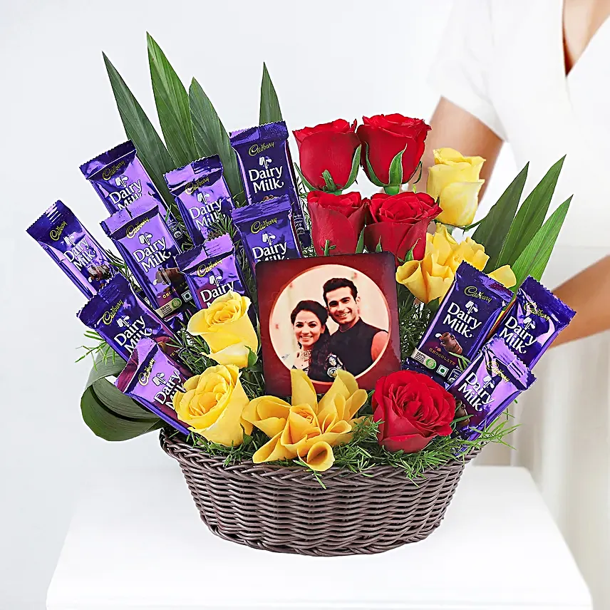 Online  Bouquet With Chocolates And Ganesha Table Top