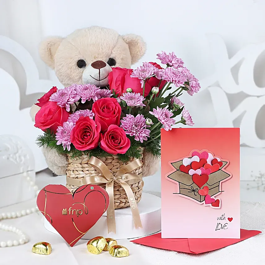 Floral Hugs Valentine Hamper