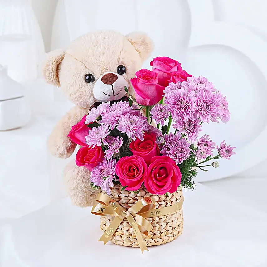 Floral Hugs Valentine Hamper