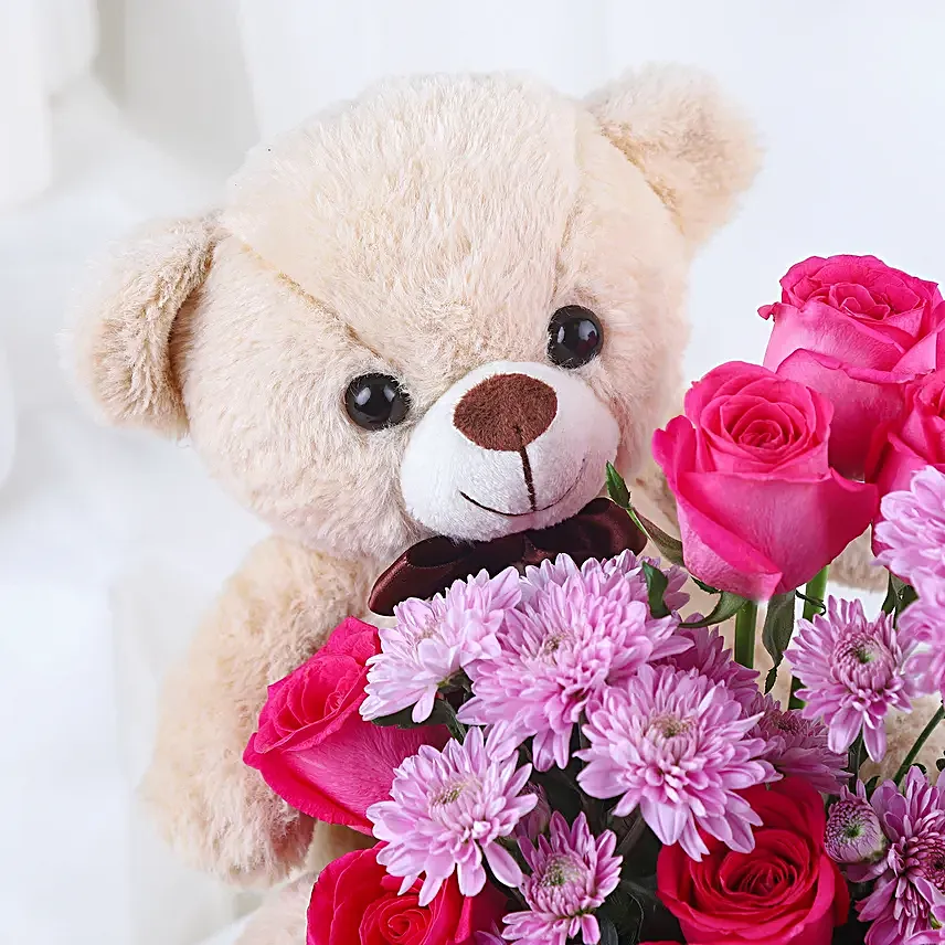 Floral Hugs Valentine Hamper