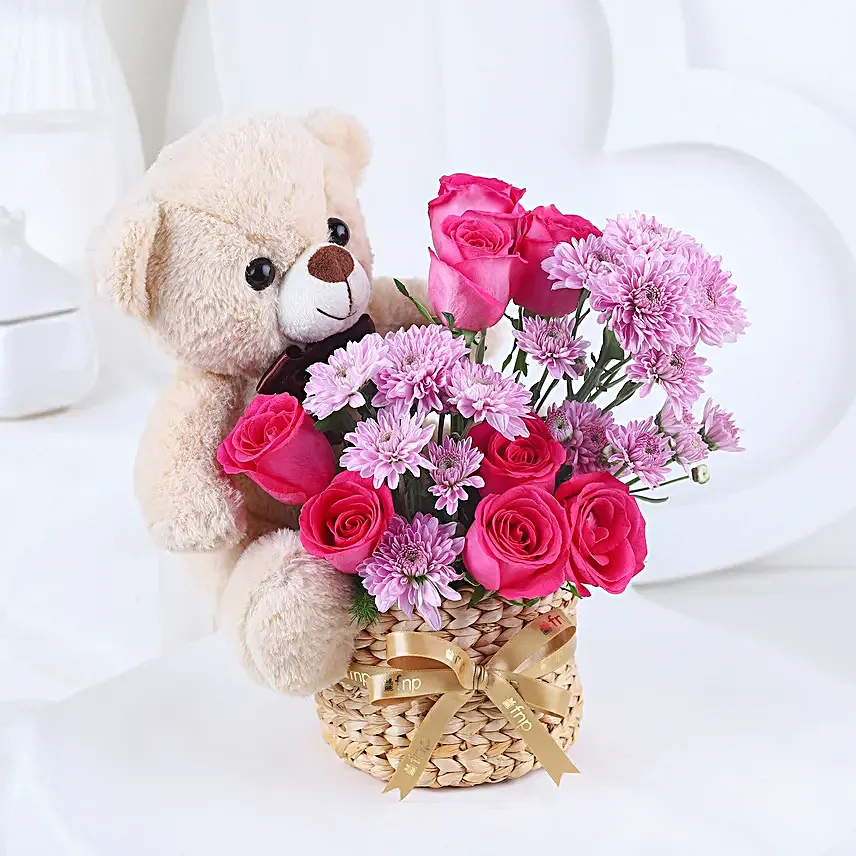 Floral Hugs Valentine Hamper