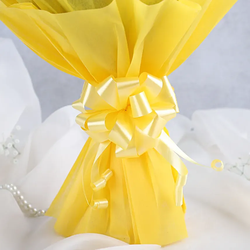 Flower Hamper N Greeting Card - Bunch of 6 Yellow Roses, 119gms Celebration Pack with Greeting Card.