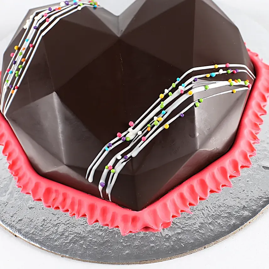 Gems Filled Heart Shaped Pinata Cake 1 Kg