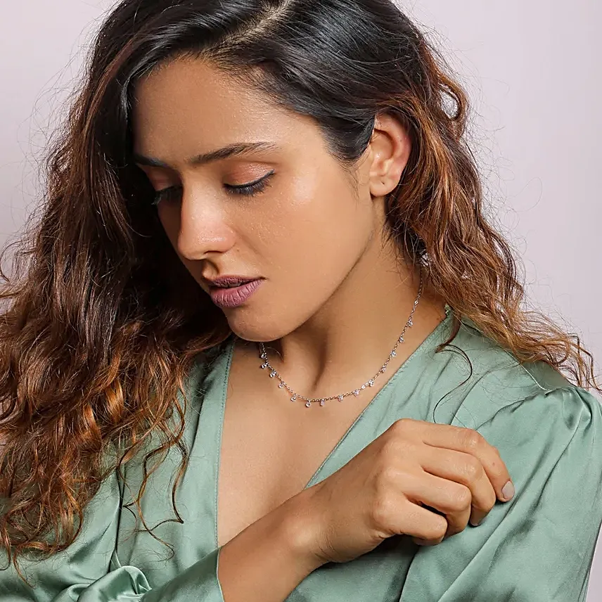 GIVA Silver Queen Necklace