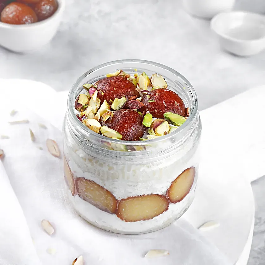 Gulab Jamun Bliss Jar Cake Set