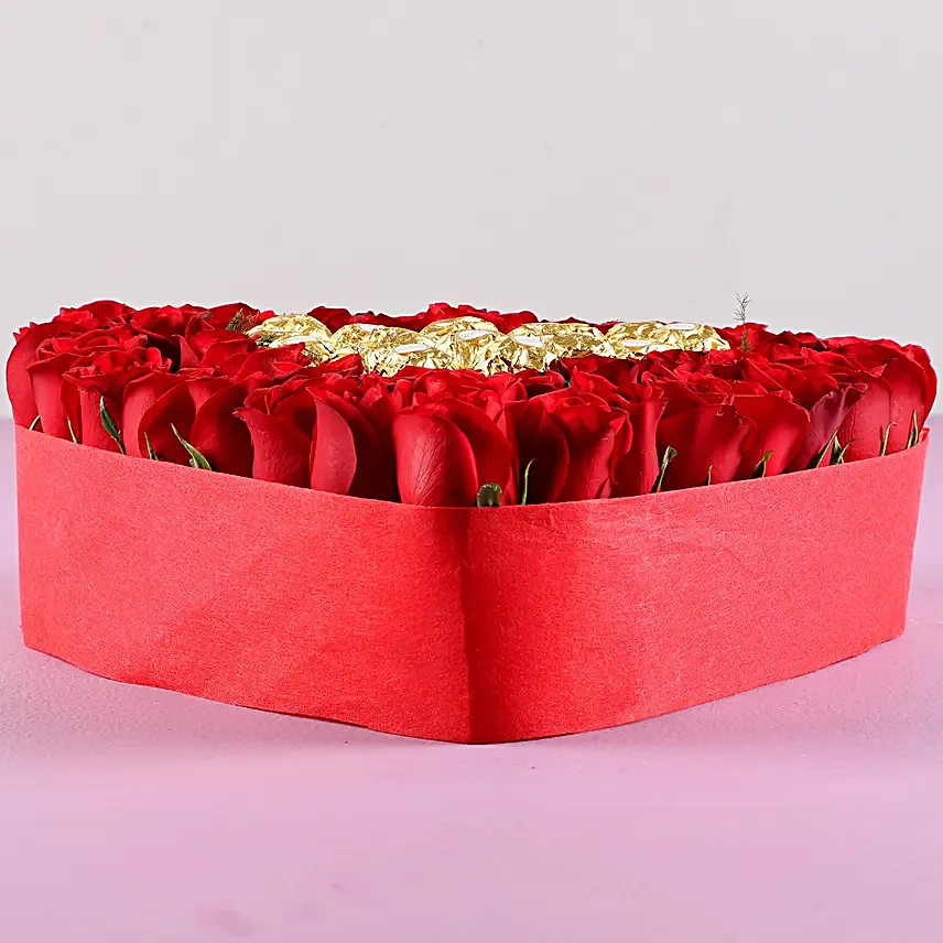 Herat Shaped Red and White Rose Box Online