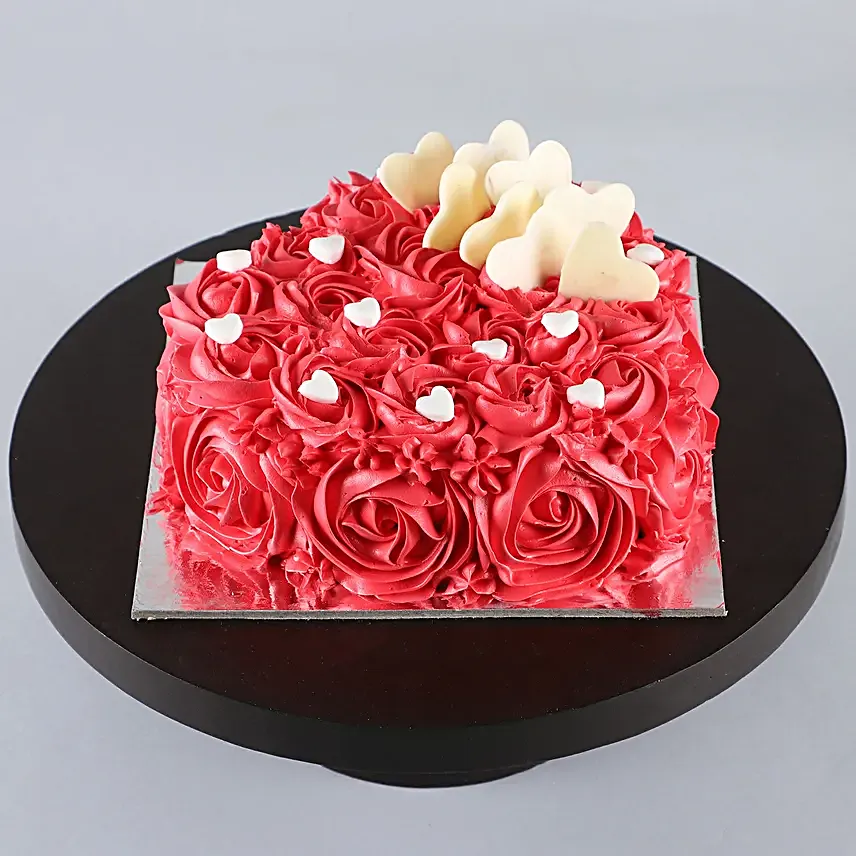 Romantic Cake For Valentine's Day