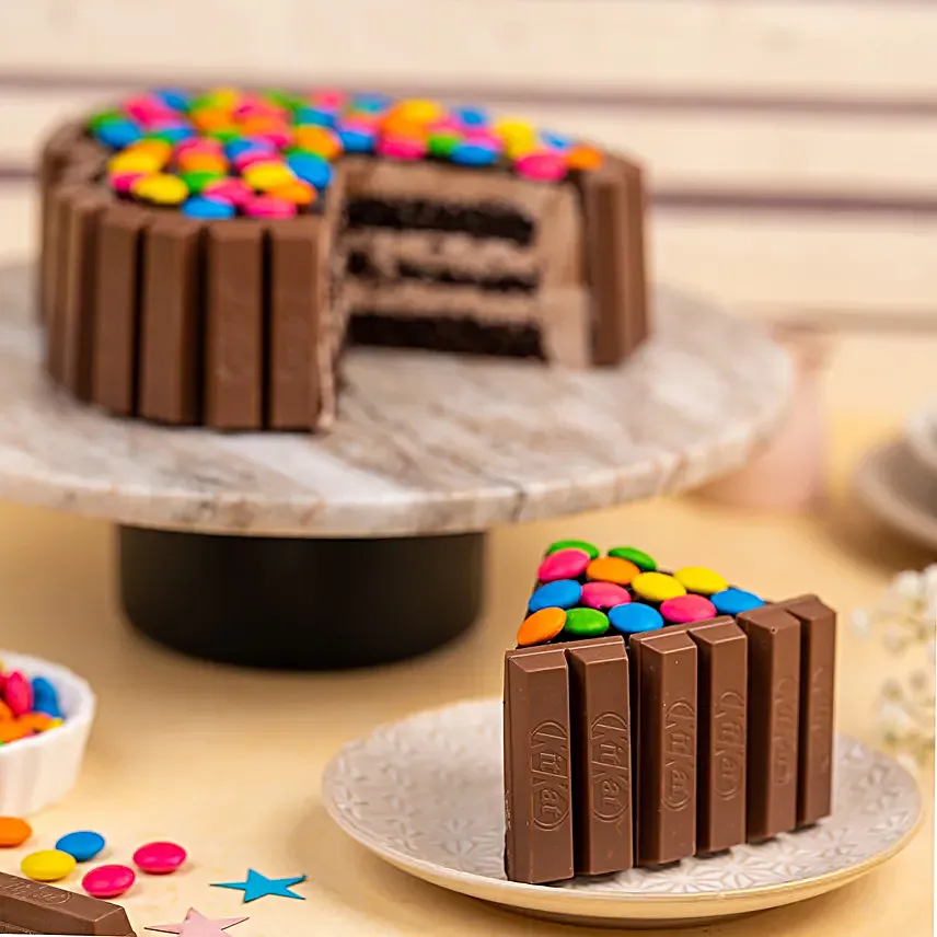 kitkat cake for christmas
