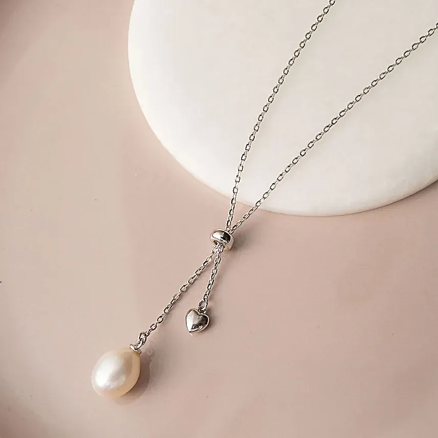 Hearty Pearl Drawstring Necklace