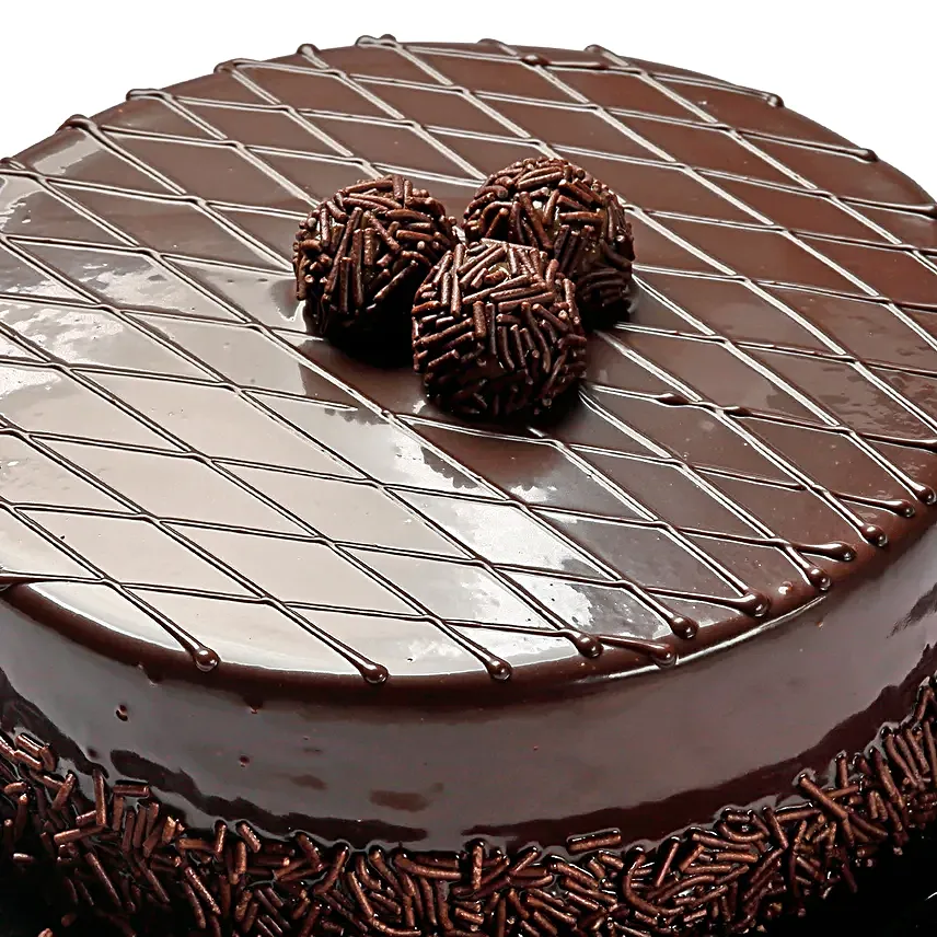 Heavenly Truffle Cream Cake- 1 Kg