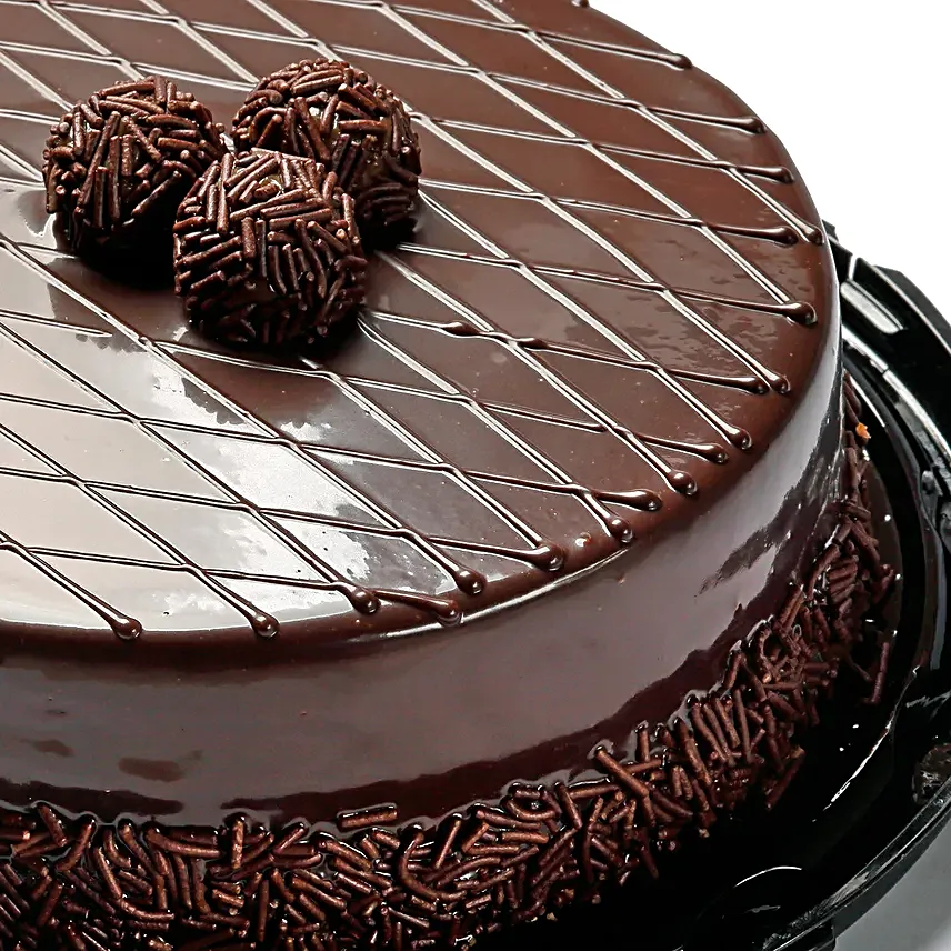 Heavenly Truffle Cream Cake- 1 Kg
