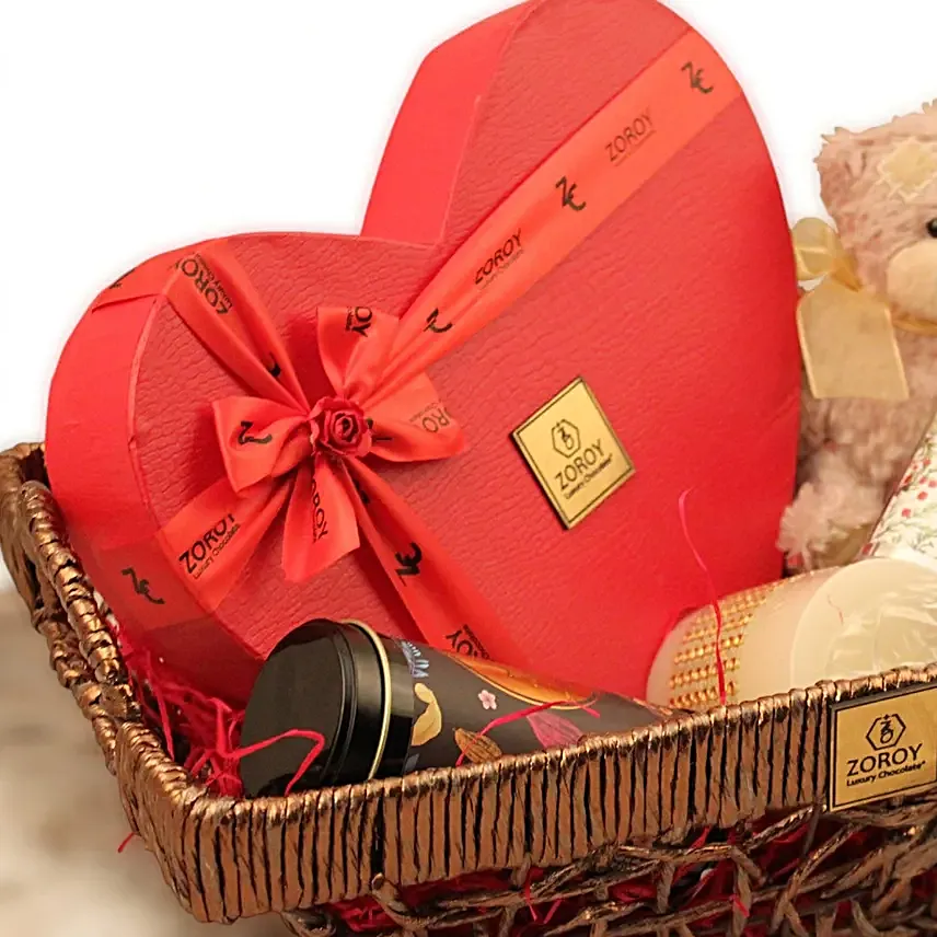 Hugs N Hearts Valentine Basket