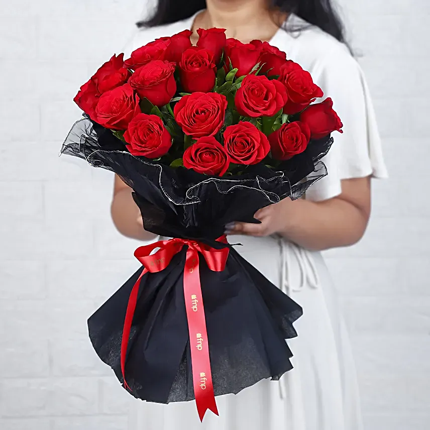 LED Elegance Rose Embrace