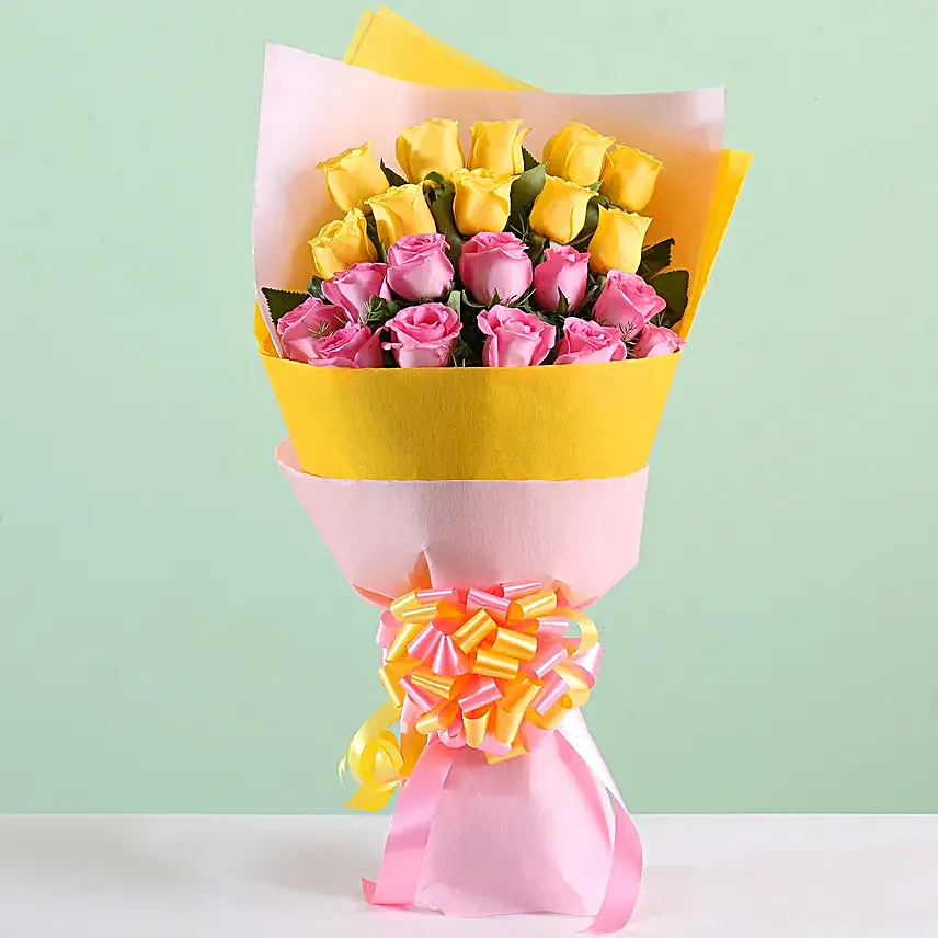 Lovely Roses Bouquet & Pineapple Cake Combo