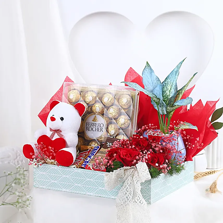 Loves Sweet Murmur Valentine Gift Tray