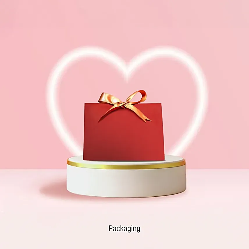 Loves Triangle Hamper