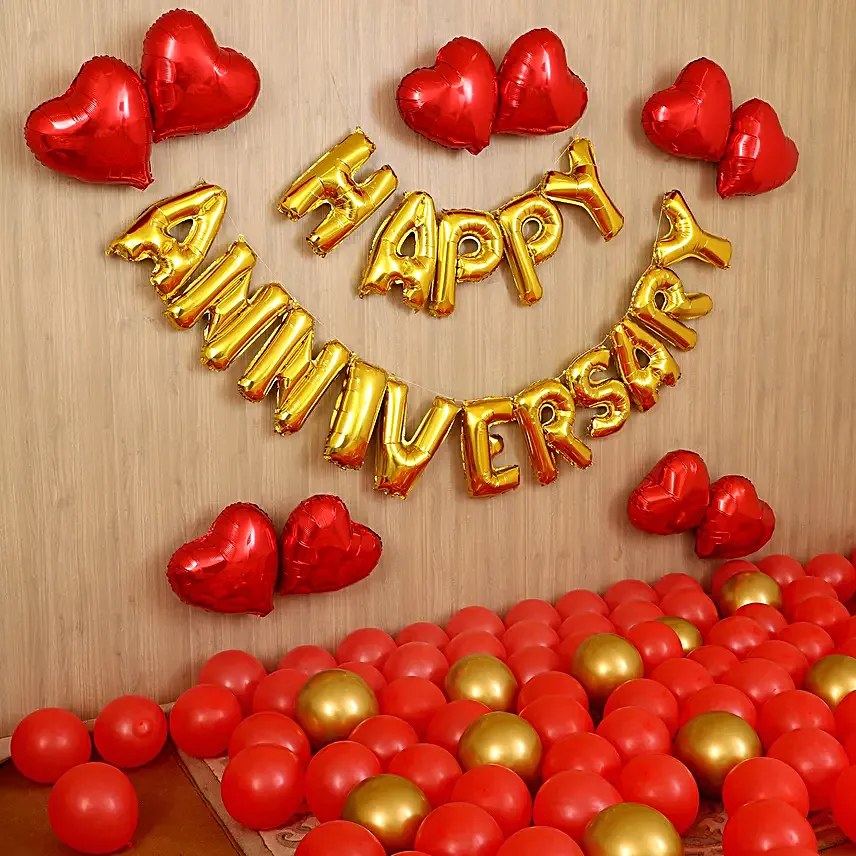 Loving Anniversary Surprise Décor