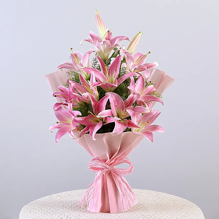 Bunch of 6 oriental pink lilies