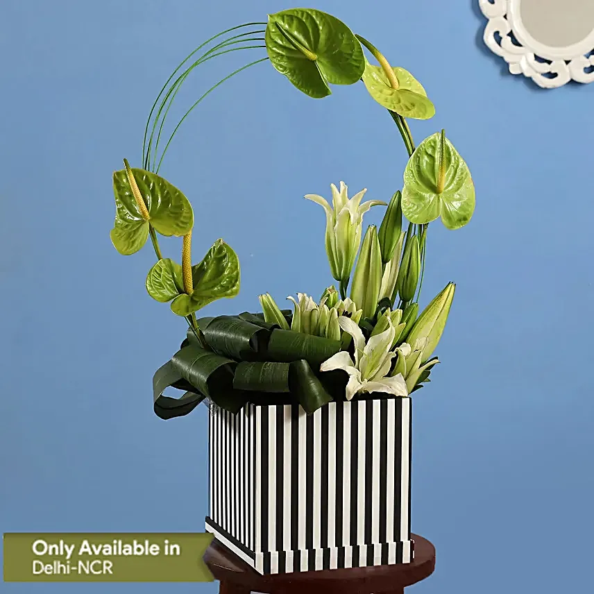 online flower in square wooden box