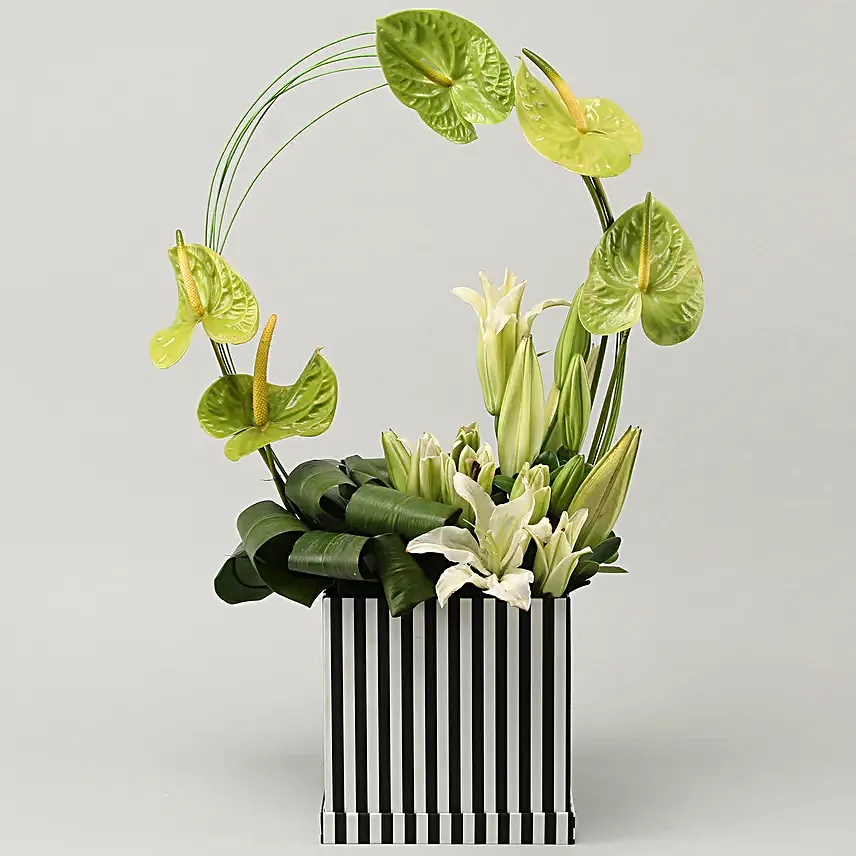online flower in square wooden box